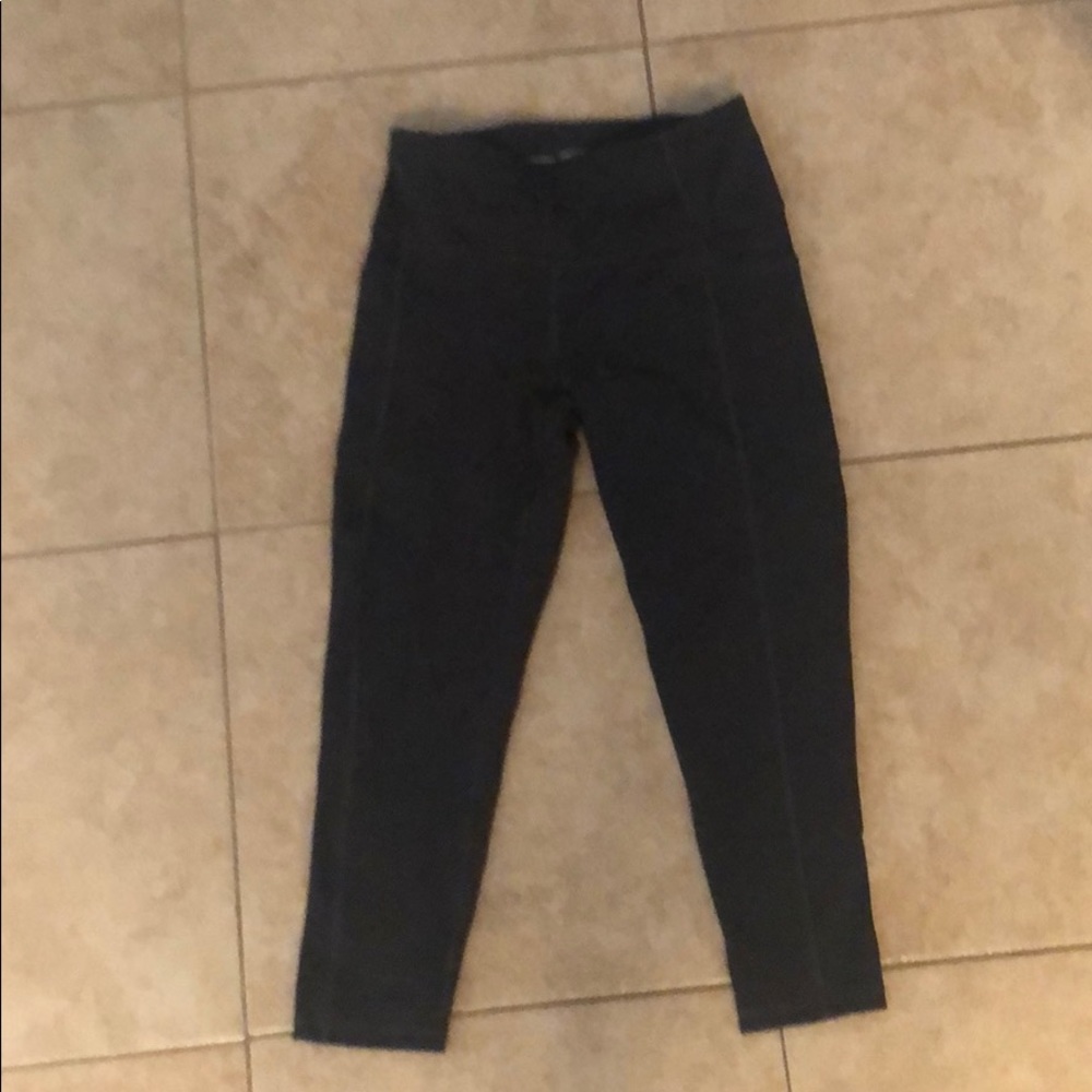 Victoria’s Secret sport crop size small